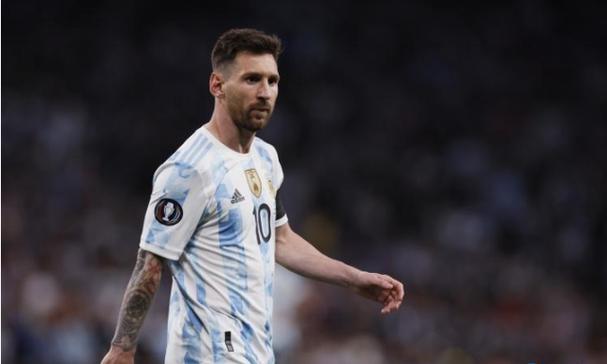 美国NFL球星自曝现在养的狗，是前一只过世爱犬的复制体